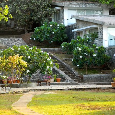 V Resorts Mahua Bagh Murud Nāndgaon Exterior foto